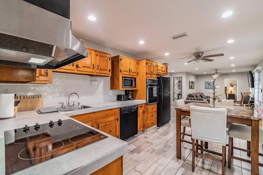 Вилла Town 'N' Country Cozy Corner, Your Florida Fun Hub Тампа Экстерьер фото