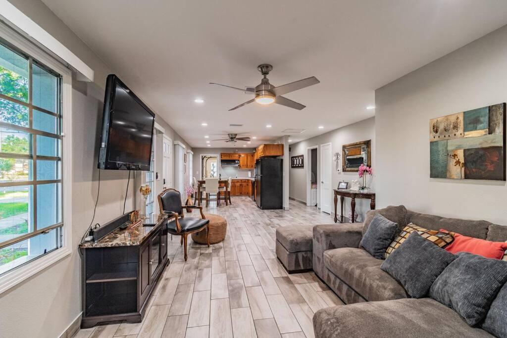 Вилла Town 'N' Country Cozy Corner, Your Florida Fun Hub Тампа Экстерьер фото